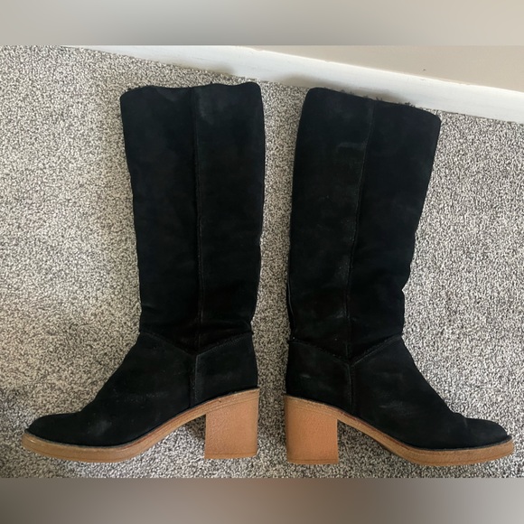 Ugg Suede Boots - Picture 6 of 9